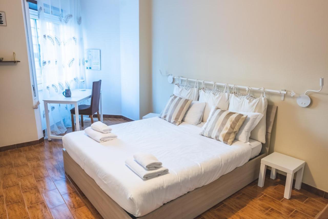 Cozy Flat With Terrace At Trastevere Train Station * Rom