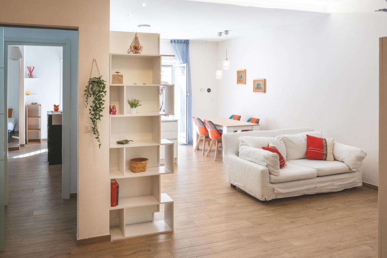 Cozy Flat With Terrace At Trastevere Train Station Rom