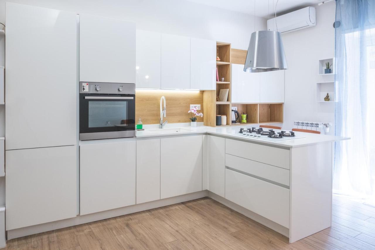 Cozy Flat With Terrace At Trastevere Train Station Rom