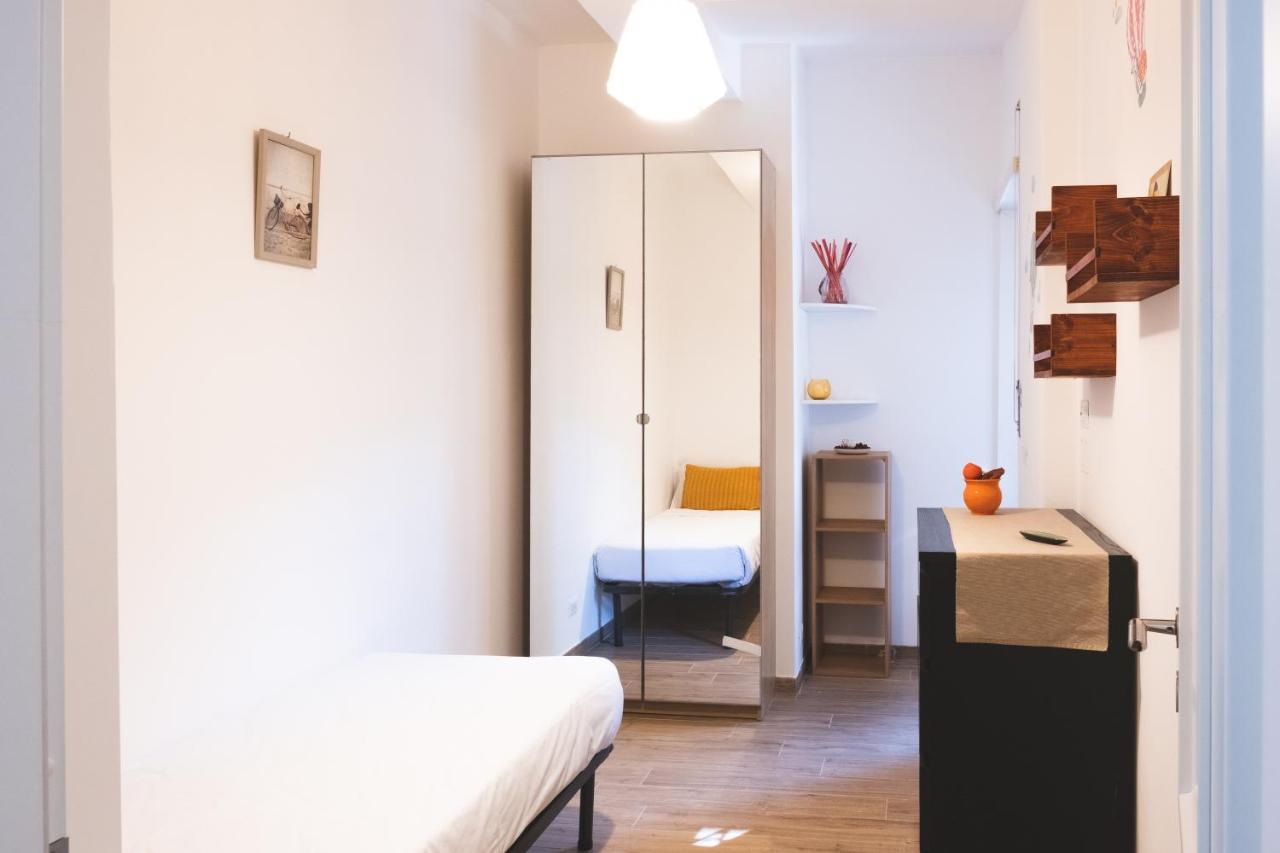 Cozy Flat With Terrace At Trastevere Train Station * Rom