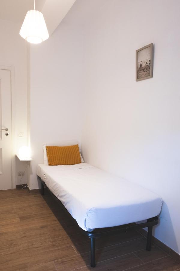 Apartment Cozy Flat With Terrace At Trastevere Train Station Rom