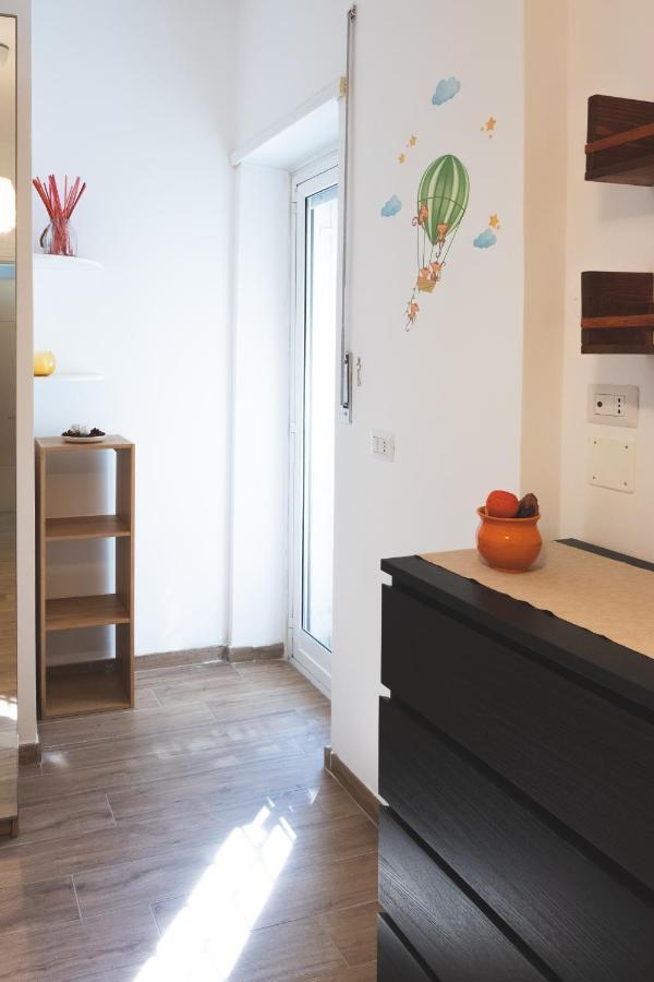 Cozy Flat With Terrace At Trastevere Train Station Rom